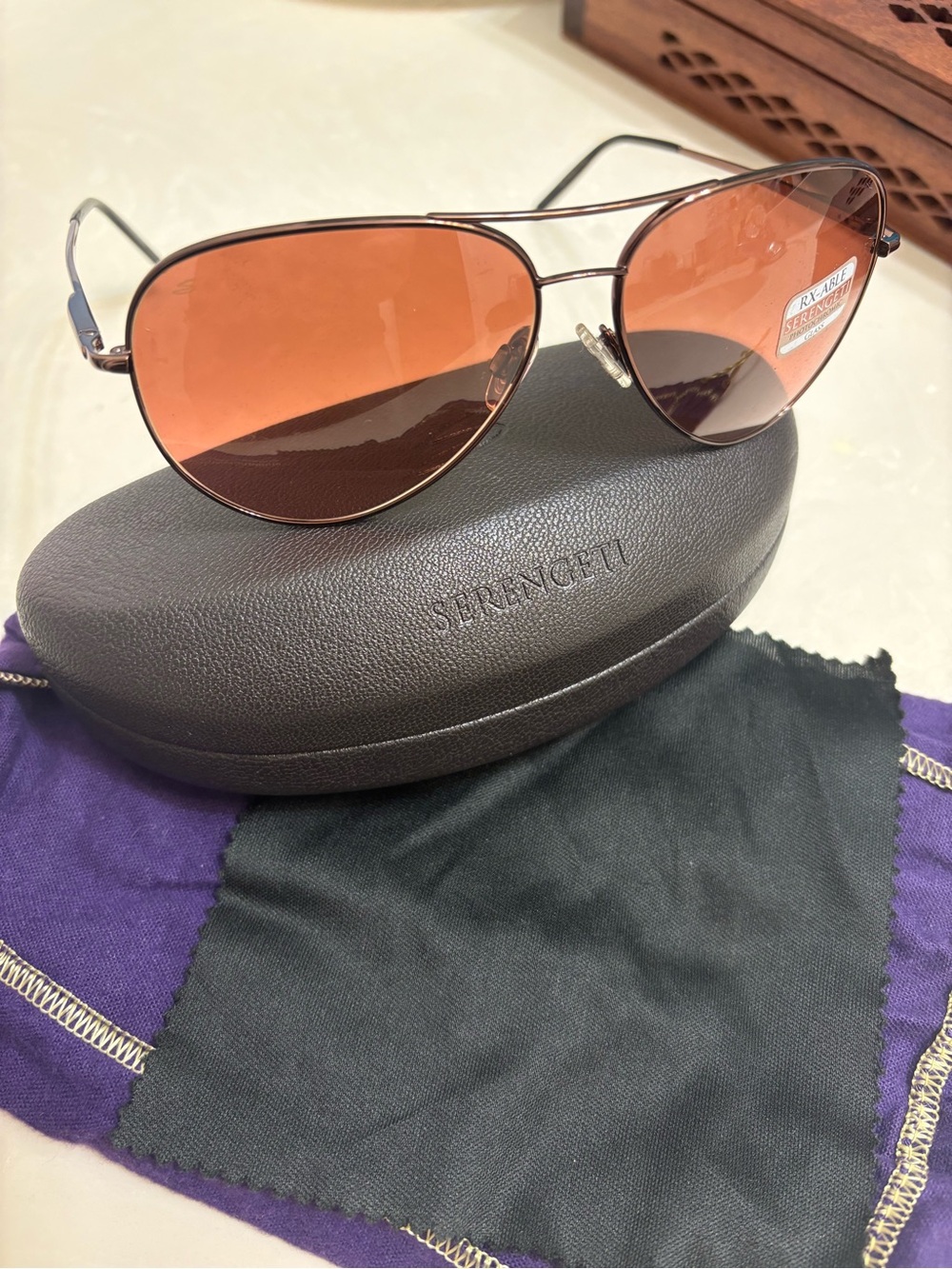New authentic 100% Serengeti Medium Aviator Prescription Sunglasses
6826